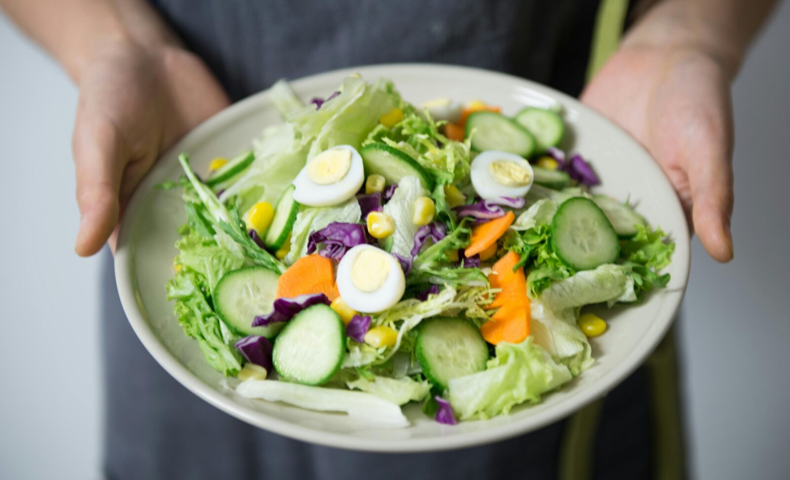 Que manger quand il fait chaud : aliments riches en eau